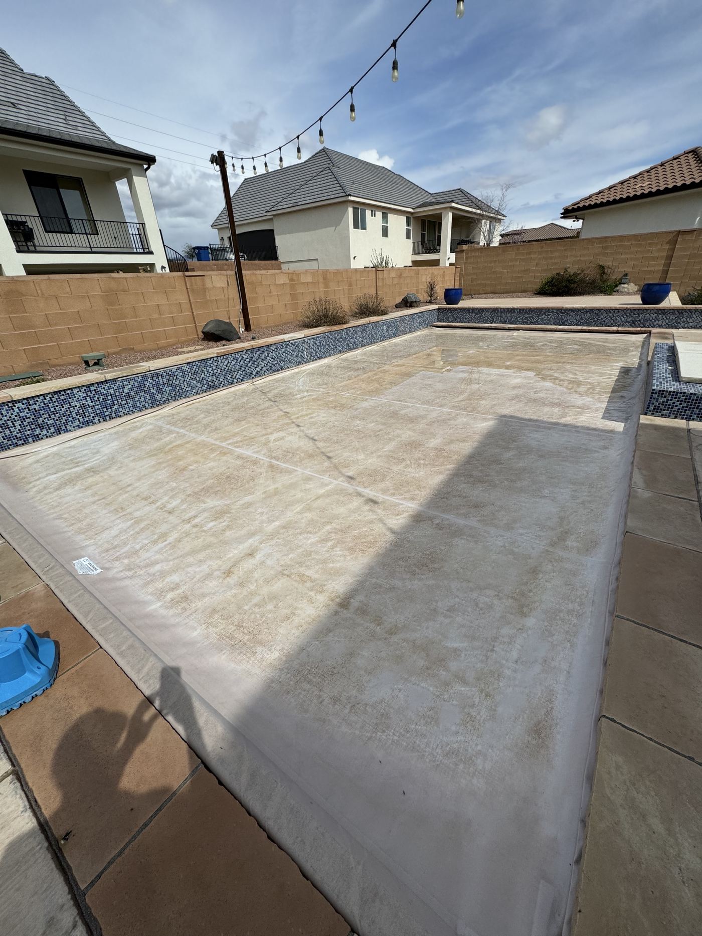 Freshly cleaned automatic pool cover in St. George, Utah
